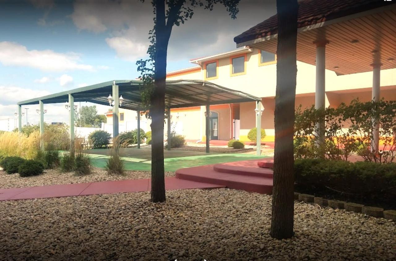 Comfort Inn & Suites At I-74 And 155 Morton Extérieur photo