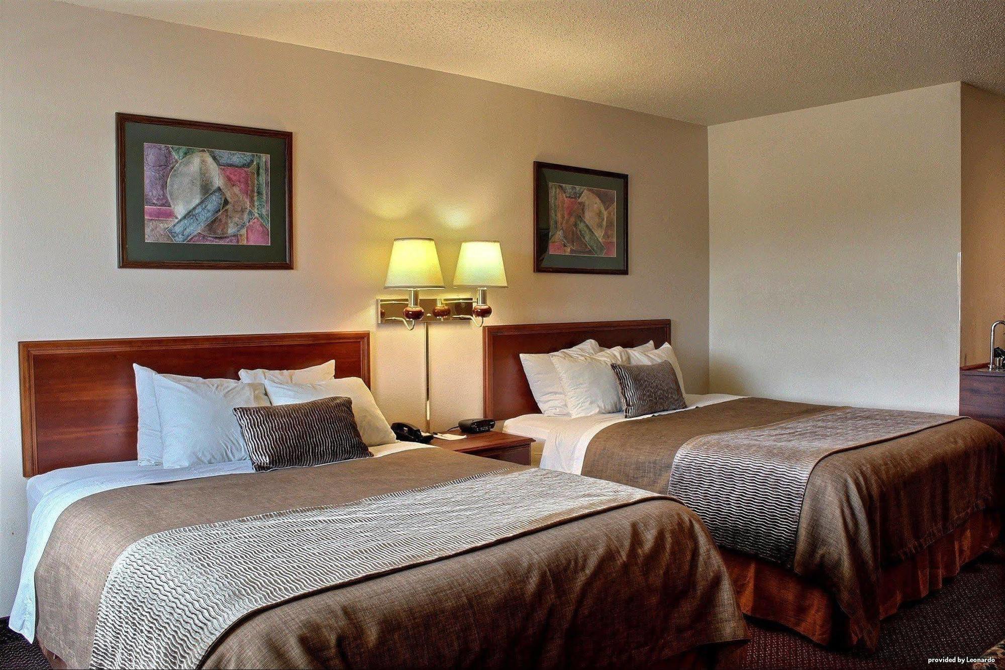 Comfort Inn & Suites At I-74 And 155 Morton Chambre photo