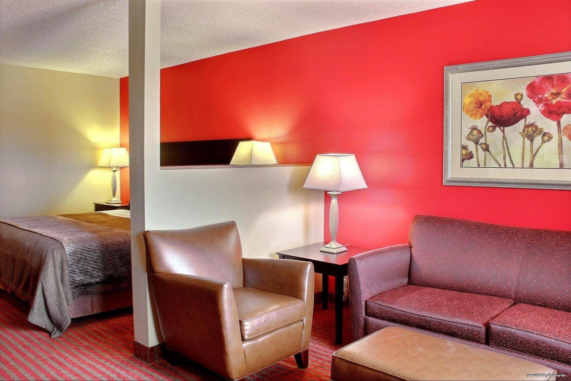 Comfort Inn & Suites At I-74 And 155 Morton Chambre photo