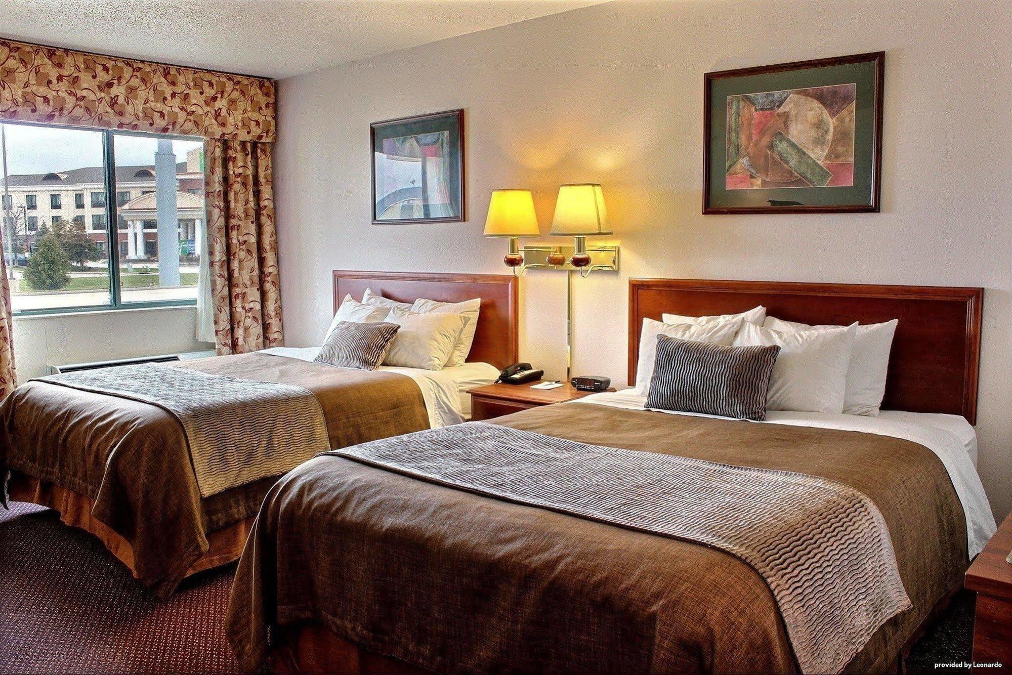 Comfort Inn & Suites At I-74 And 155 Morton Chambre photo