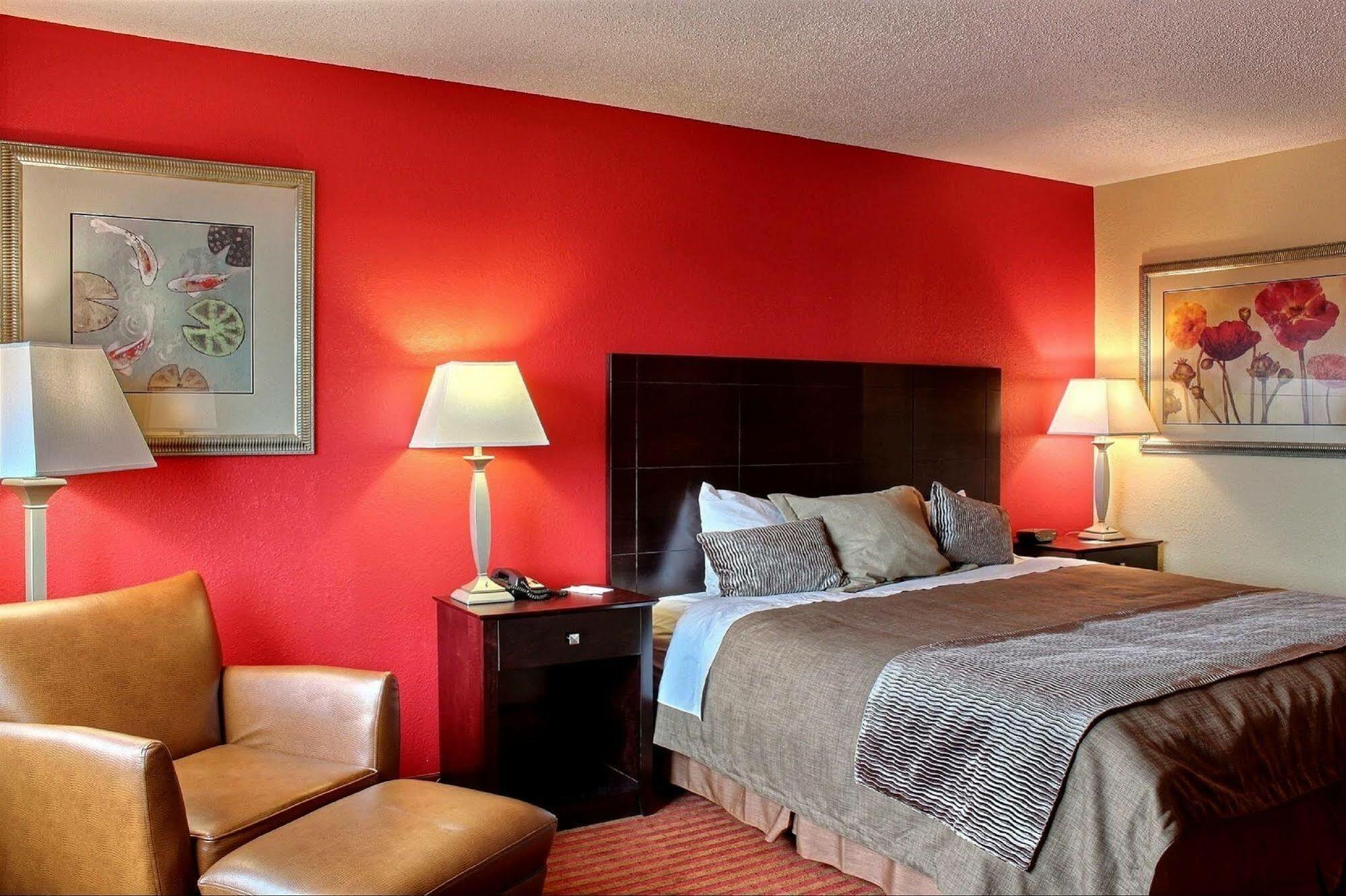 Comfort Inn & Suites At I-74 And 155 Morton Chambre photo